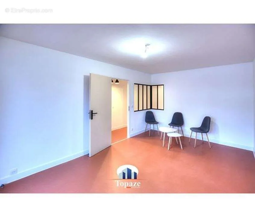 Pièces - Murs Commerciaux avec Balcon à Fréjus