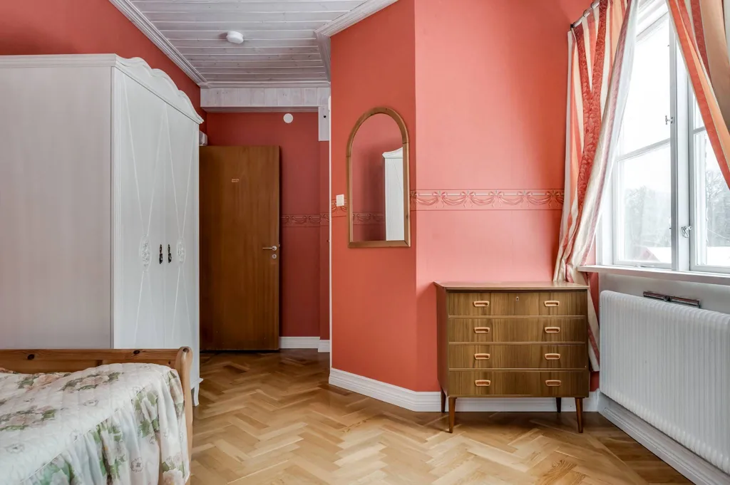 Magamistoad - Multi-Use Property with Historic Charm in Borgvik