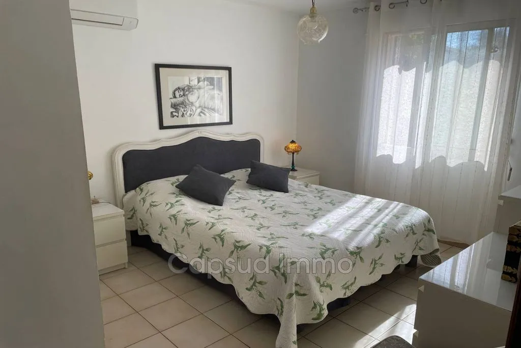 Chambres - Villa Luxueuse avec Vue sur le Canal du Midi près de Béziers