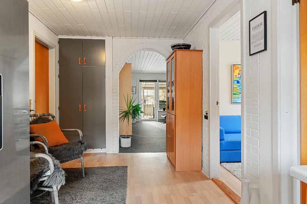 hallway_entrance