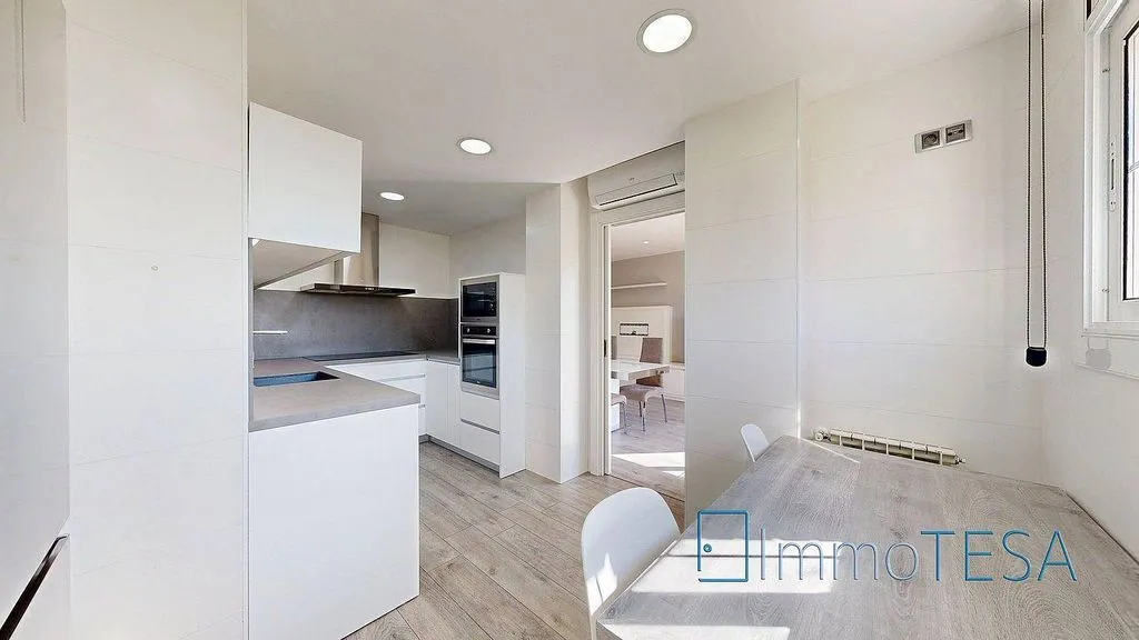 Cuisine - Apartment with Balcony in Parc d’Europa