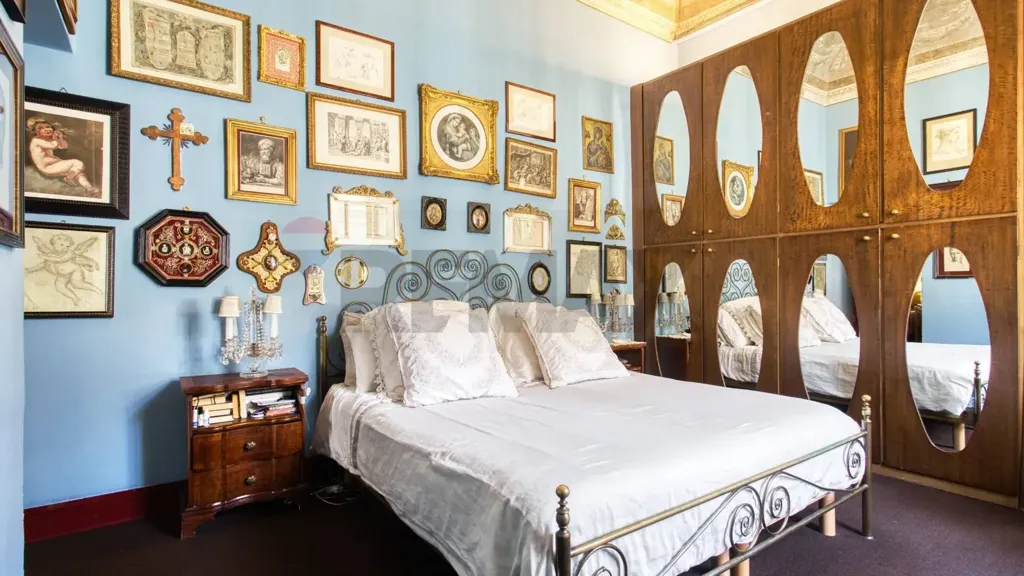 Chambres - Historic Apartment with Double Balcony in Novara