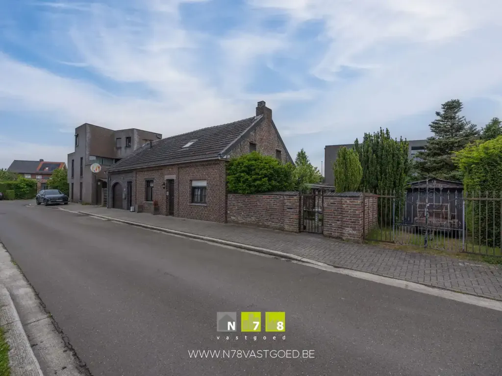 Välivaade - Renovatable Detached House with Garden in Maasmechelen