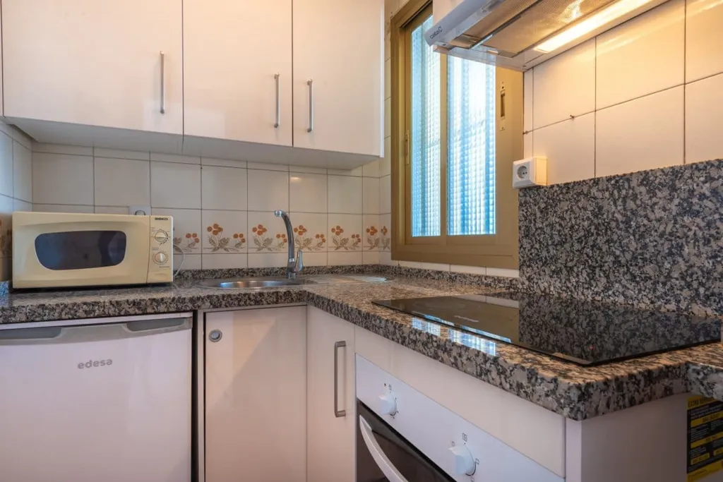 Cuisine - 1-Bed Flat with Sea View in Los Boliches