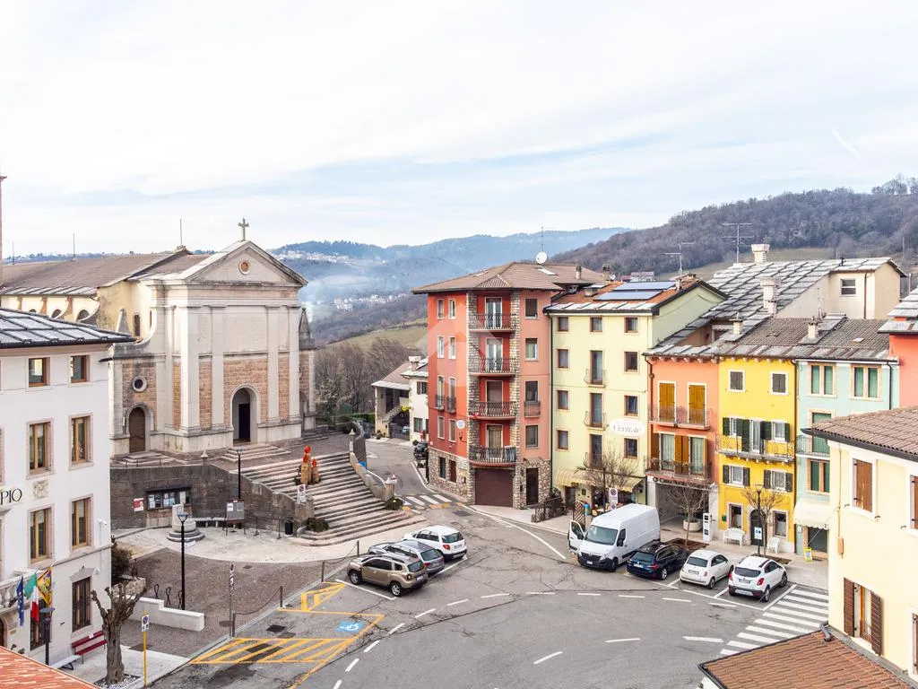 Exterior - Apartment with Panoramic Terrace in Roverè Veronese