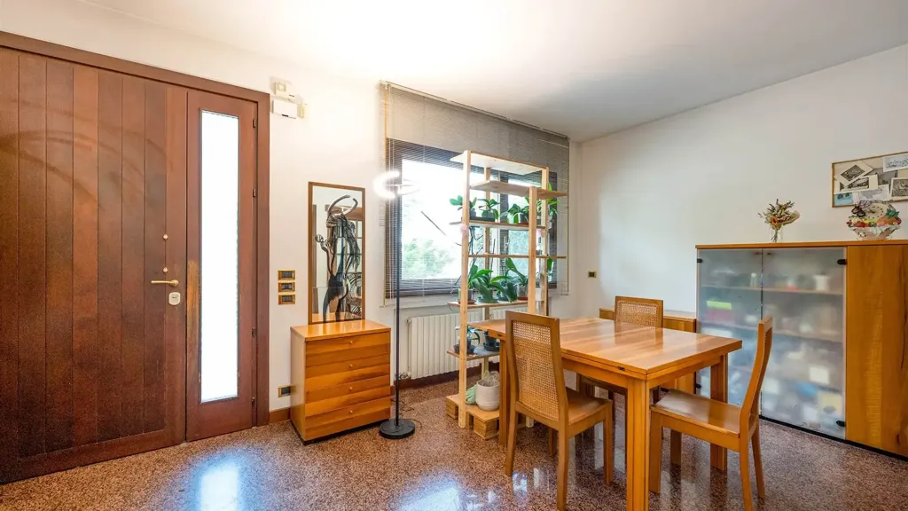 Salle à manger - Bifamiliar Villa with Private Garden in Noale