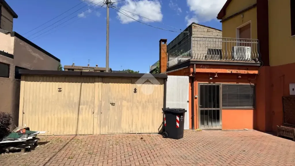 4-room house in IT