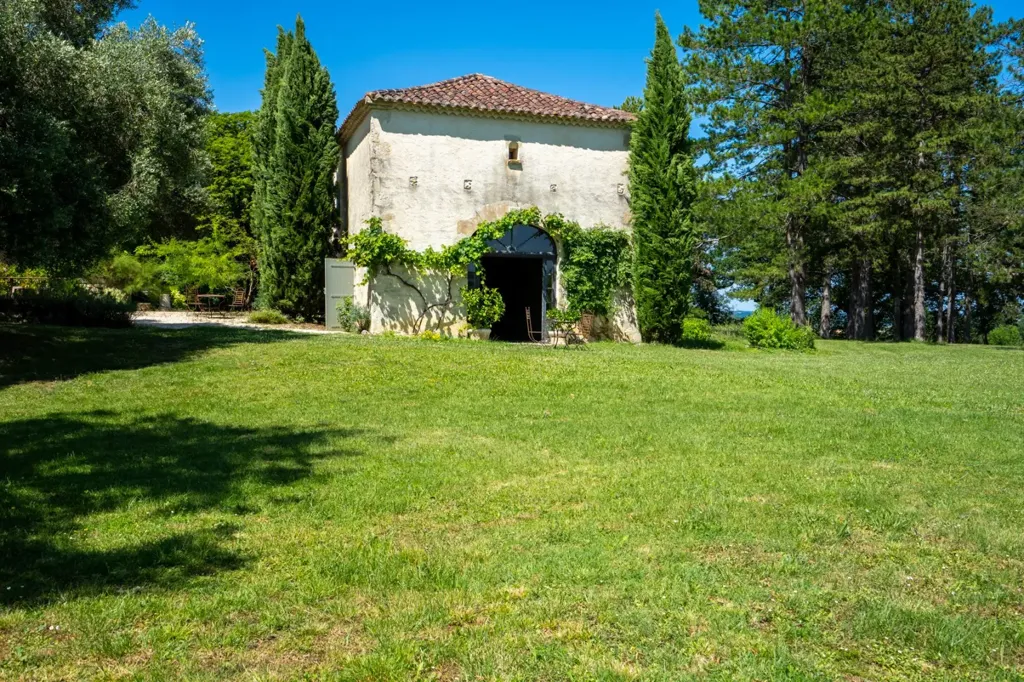 Jardin - Hamlet Rénové avec Vue sur les Pyrénées à Condom