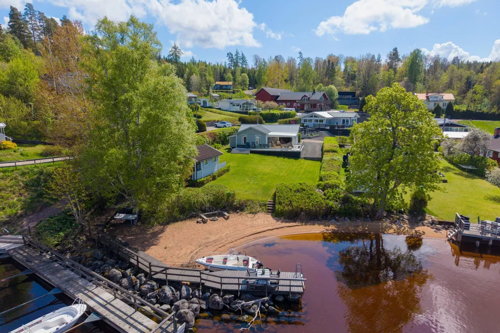 4-toaline maja asukohas Gullspångs kommun