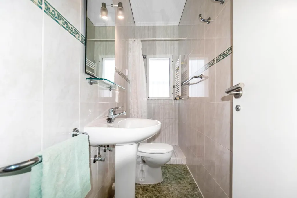 Vannitoad - Detached House with Redevelopment Potential in L'Albir