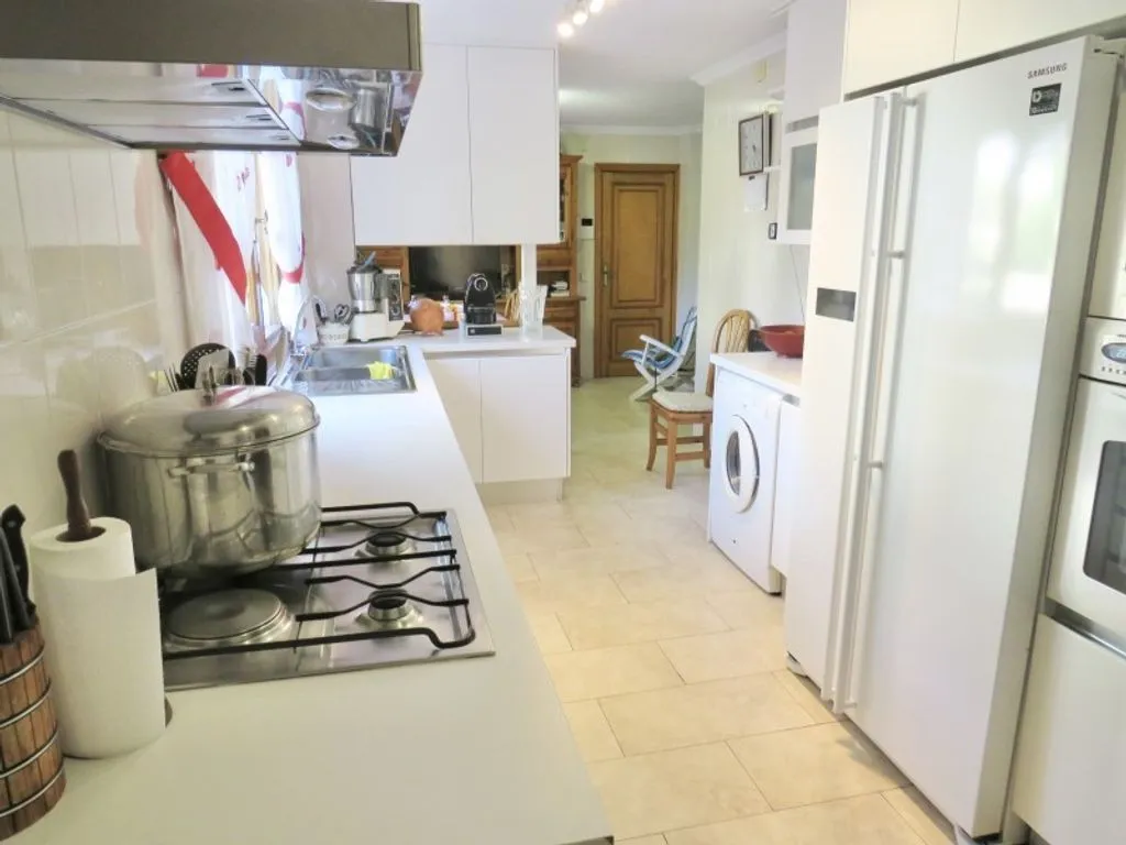 Cuisine - Luxury House with South-Facing Views in Algete