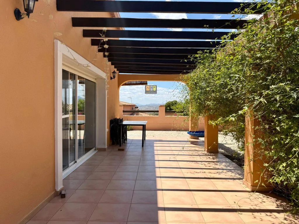 Terrass - Chalet with Private Pool in Bonalba Urbanisation