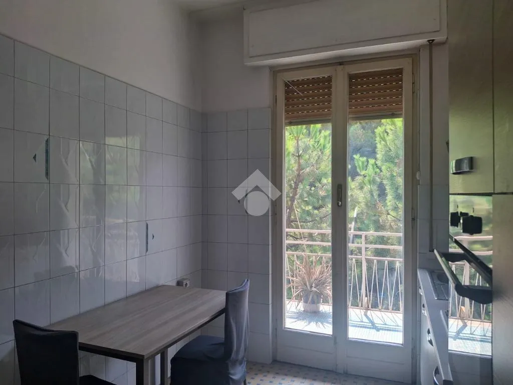 Cuisine - Apartment with Balcony in Savona