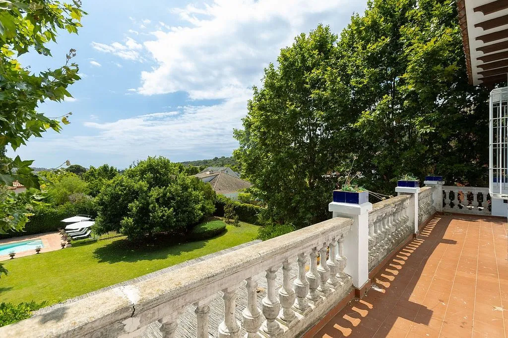 Terrasse - Luxury Detached House with Chapel in Argentona
