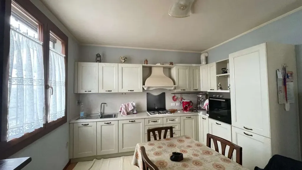Cuisine - Villa with Private Garden in Prignano Sulla Secchia