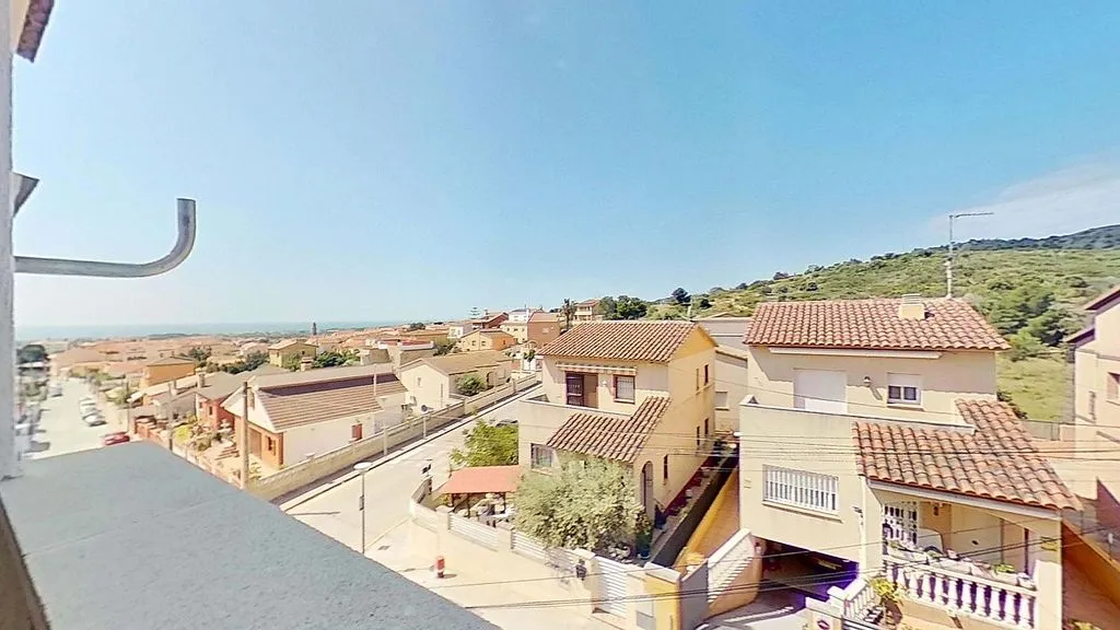 Balcon - Semi-detached House with Balconies in Roda de Barà
