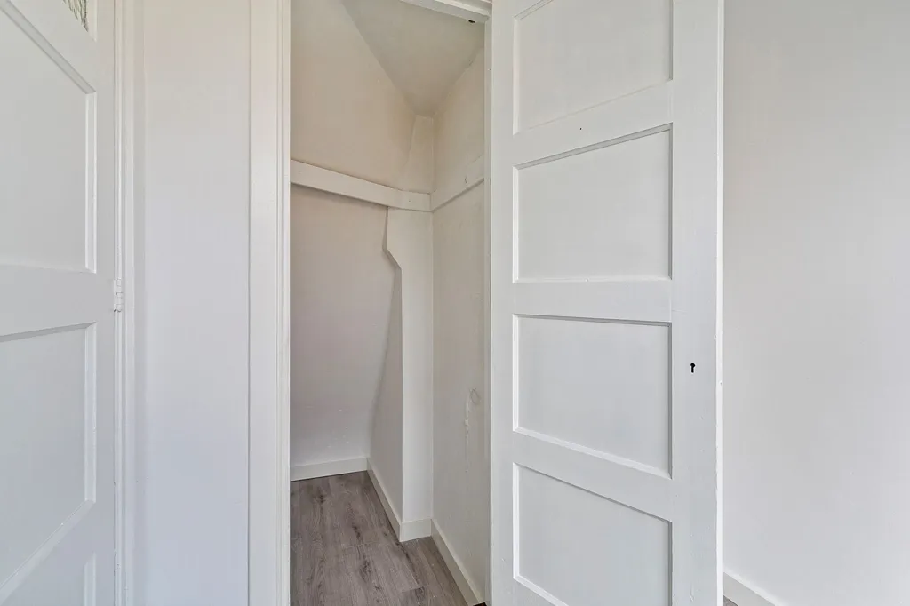 Pièces - Fully Renovated 6-Bedroom Apartment in Rotterdam