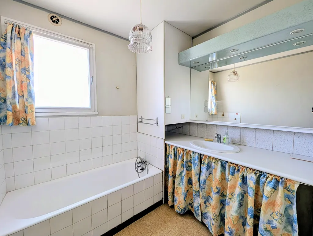 Salles de bain - Appartement T3 avec Balcon à Proximité des Écoles
