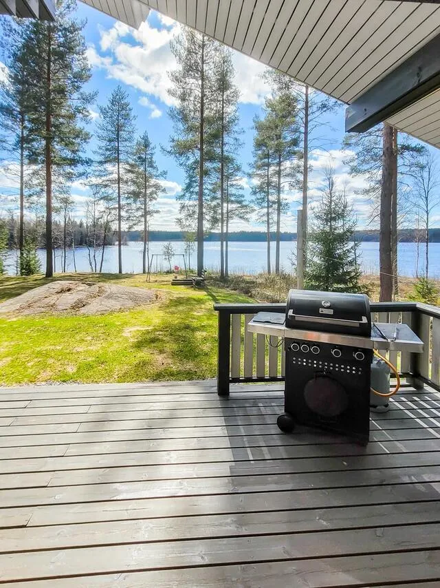 Terrasse - 2012 Pine House with Lakefront in Finland