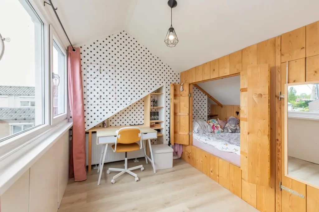 Magamistoad - Modernised Corner House with Garden in Middelburg