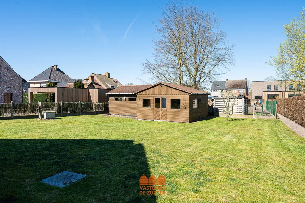 Aed - Open-plan House with Double Garage in Bentille