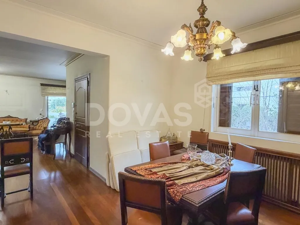 Söögituba - Double-Fronted Apartment with Garden in Kifissia