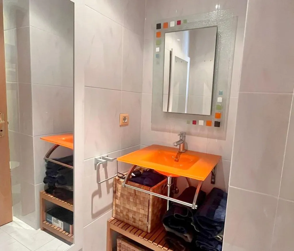 Vannitoad - Modern Apartment with Large Terrace in Mas Lluí