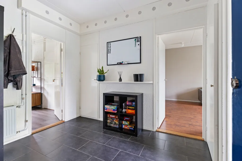 Hallway - 3-Bedroom Apartment with Balcony in Assen