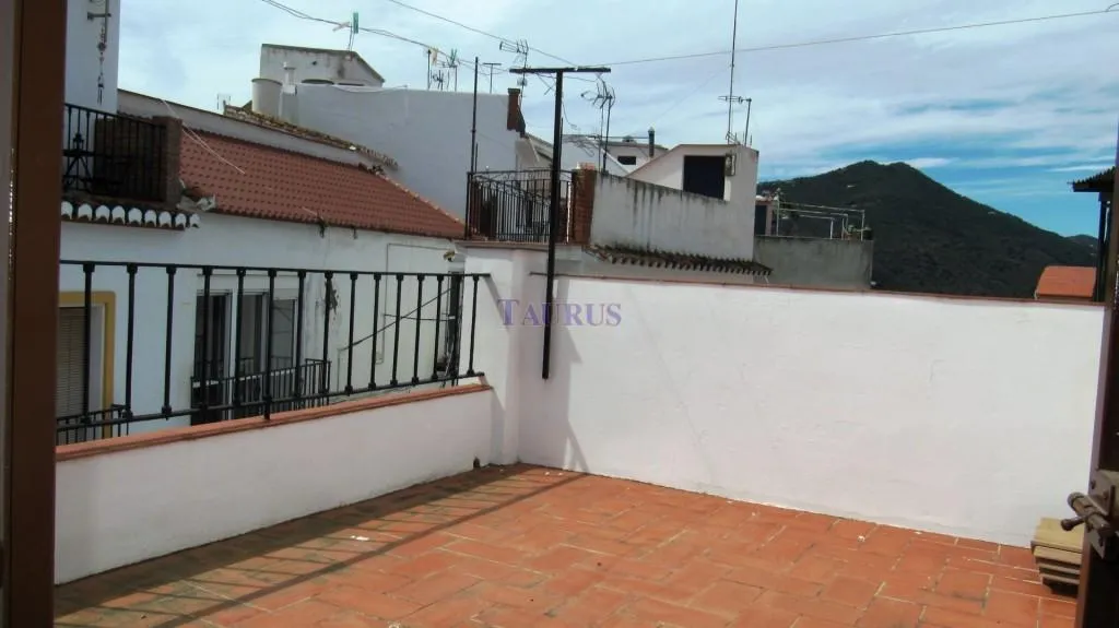 Terrass - Townhouse with Garden in Sayalonga Centre