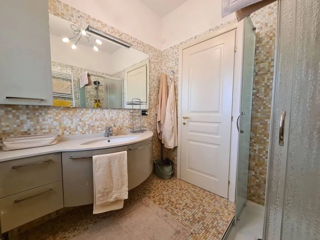 Salles de bain - Luxury Penthouse with Panoramic View in Albenga