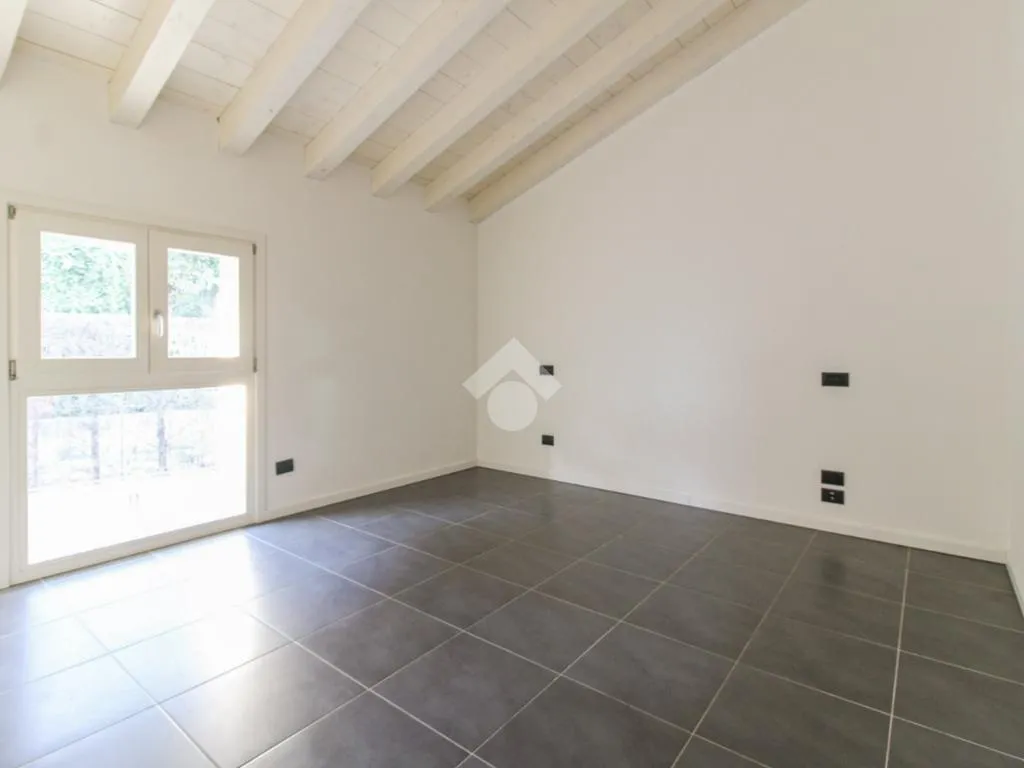 Toad - Trilocale with Private Balcony in Roè Volciano