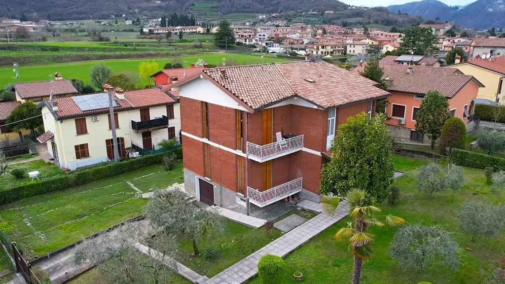 Vue aérienne - Bifamiliar Villa with Garden in Clusane, Iseo