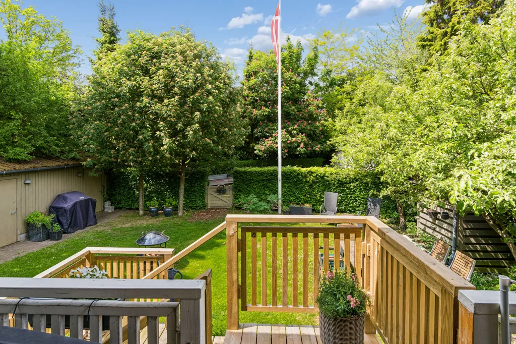 Aed - Villa Apartment with Garden in Hellerup