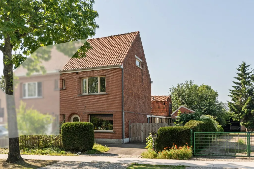Välivaade - Half Open Building with Garden in Lembeke