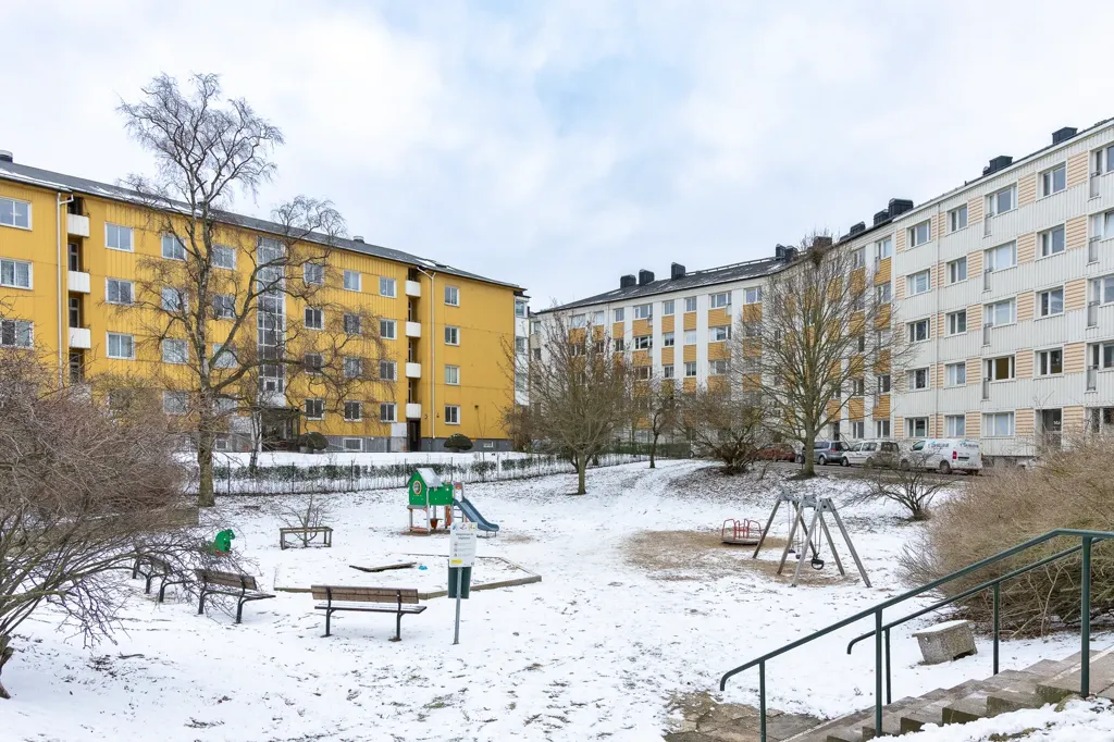 Aed - Modern Flat with Generous Light on Saarisvägen