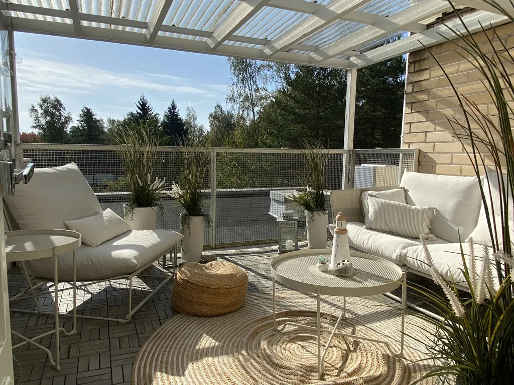 Terrasse - Apartment with French Balcony in Espoo Westend