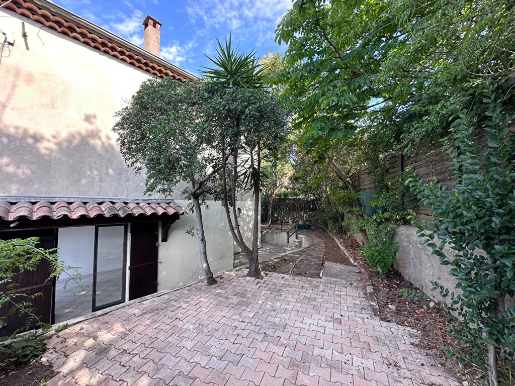 Garden - Apartment with Private Garden near Saint-Raphaël