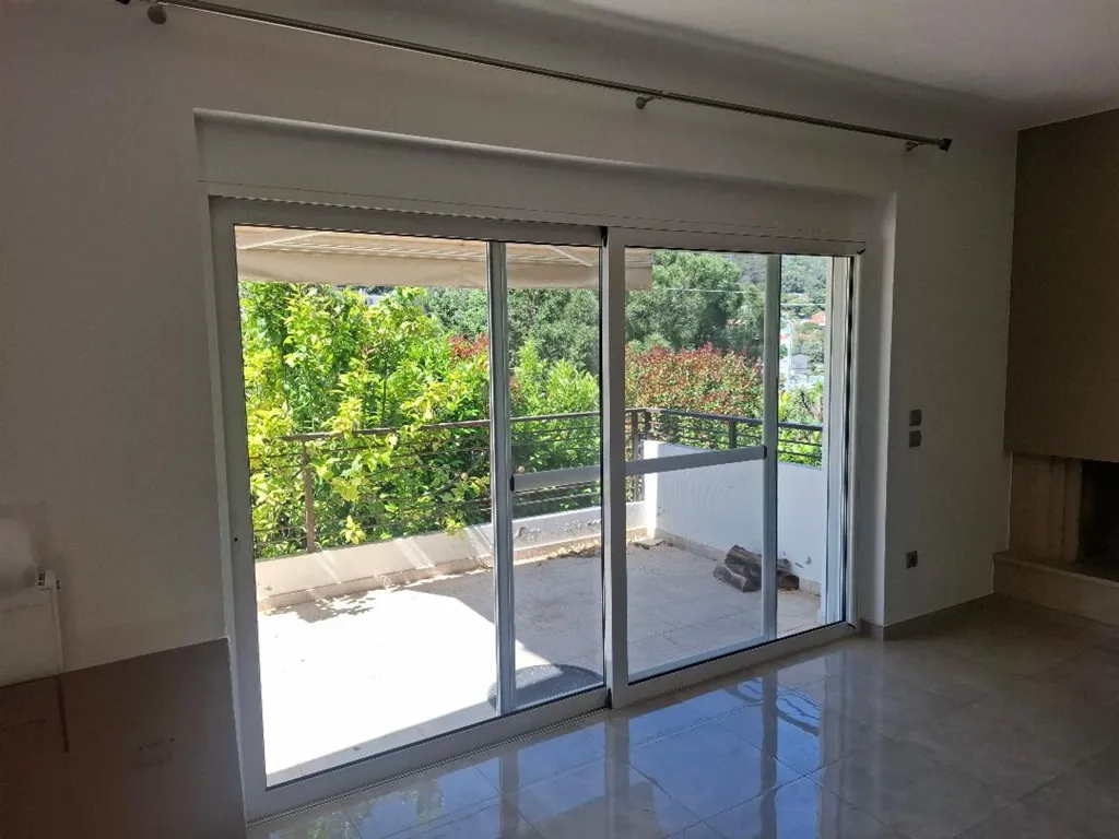 Soggiorno - Detached House with Garden in Semi-Basement