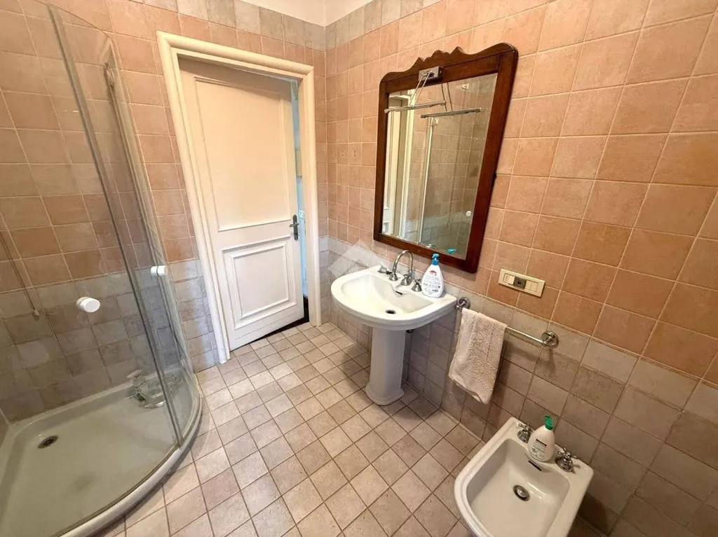 Salles de bain - Villa with Balcony in Central Trecate