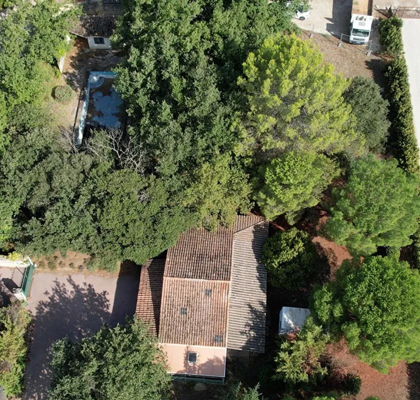 Vista aerea - Buildable Land with Pool near Gordes