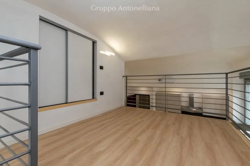 Rooms - Retrofitted Loft with South-East View in Torino