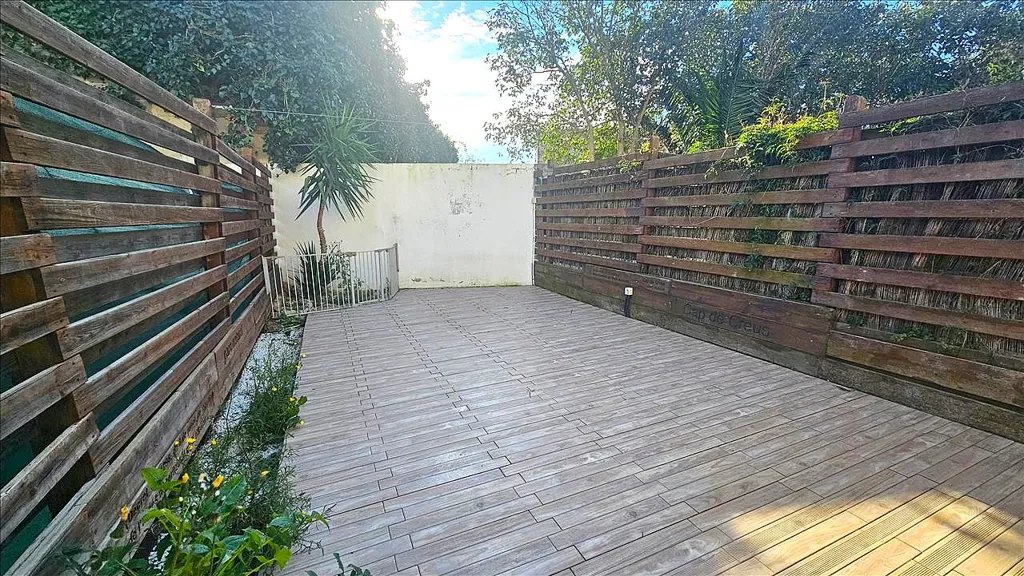 Terrace - Residential Apartment with Terrace in Vilajuïga
