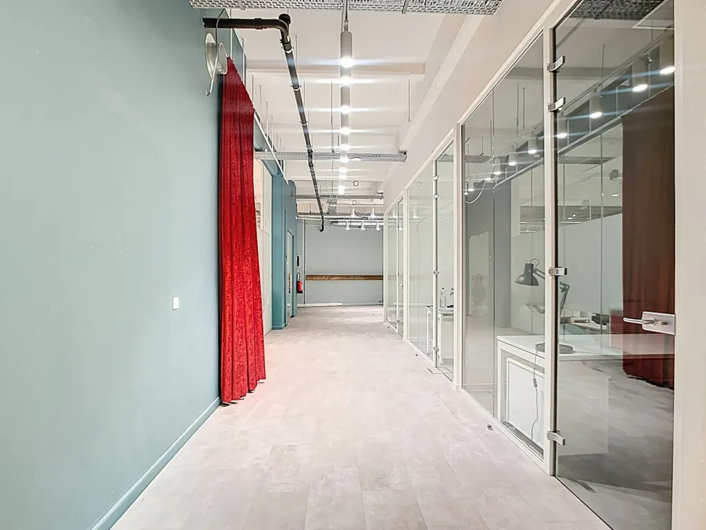 Bureau - Kantoor Iconique en Loft-Stijl à Antwerpen-Berchem