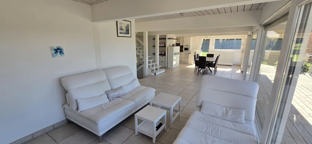 Séjour - Maison Contemporaine avec Vue Panoramique à Lancrans