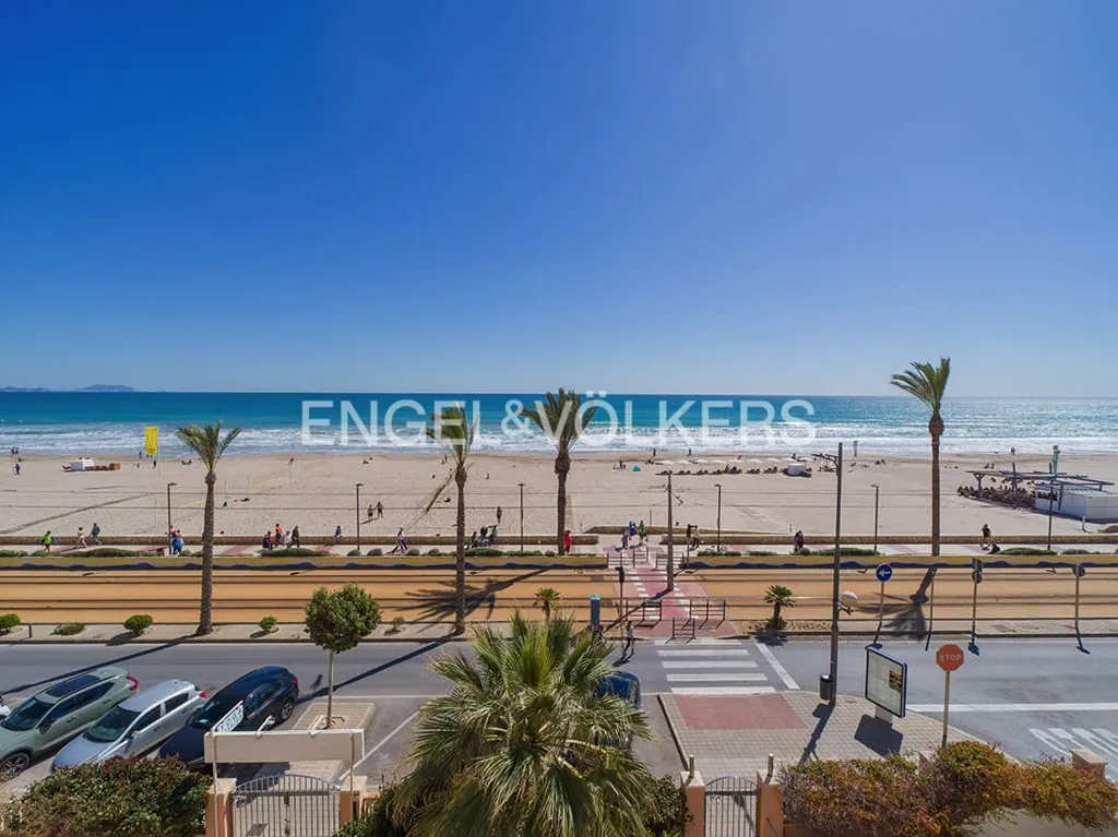 Beachfront Apartment with Sea View in El Campello