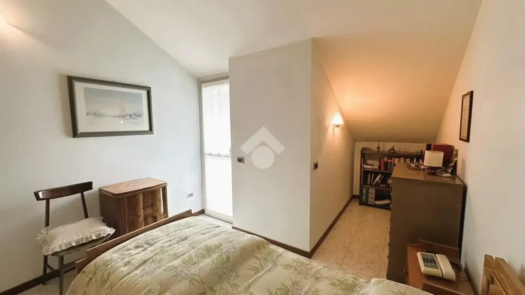 Chambres - Spacious Apartment with Balcony in Vimercate