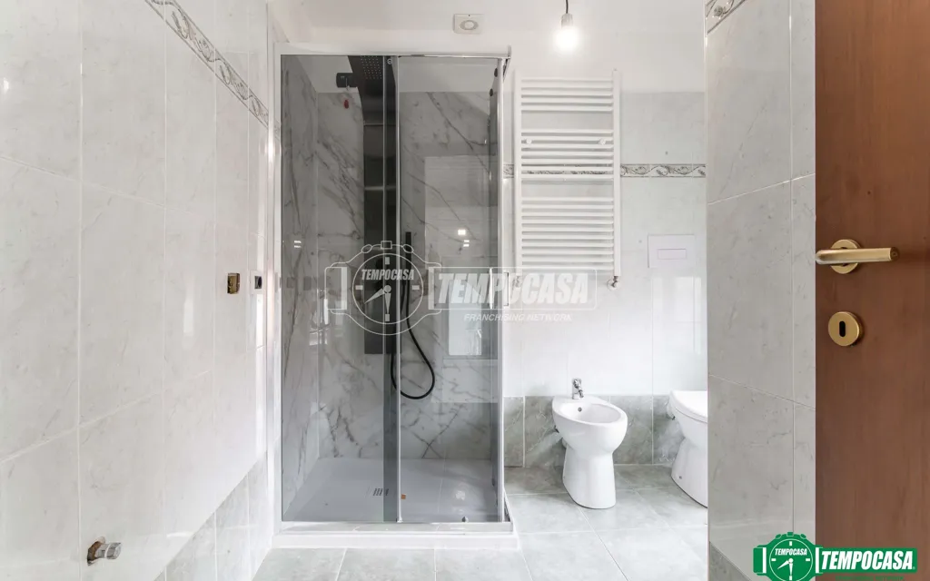 Bagni - Rustic-Style Flat with Balcony in Cerro Maggiore