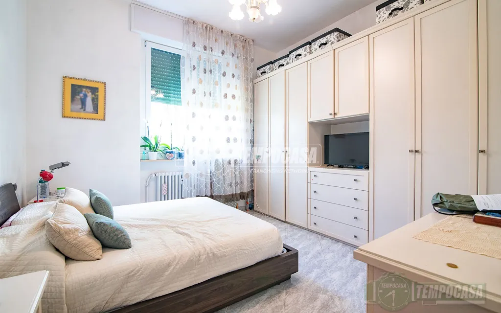 Chambres - Rustic-Style Flat with Central Heating in Sesto San Giovanni