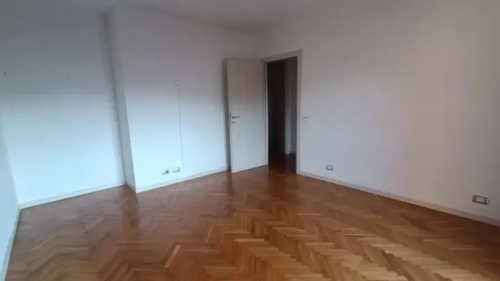 Rooms - Rustic-Style Apartment with Balcony in Vignola