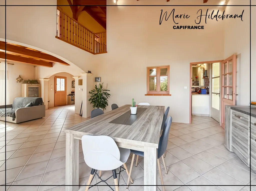 Dining Room - Spacious Property with Valley View near Valence d'Agen